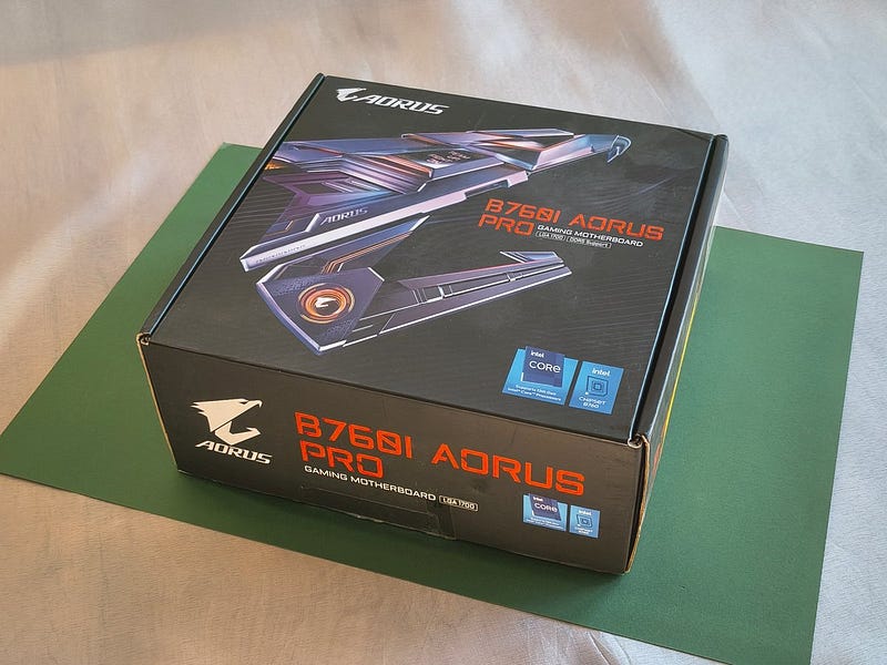 Gigabyte B760I AORUS PRO box