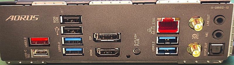 Gigabyte B760I AORUS PRO — back panel.
